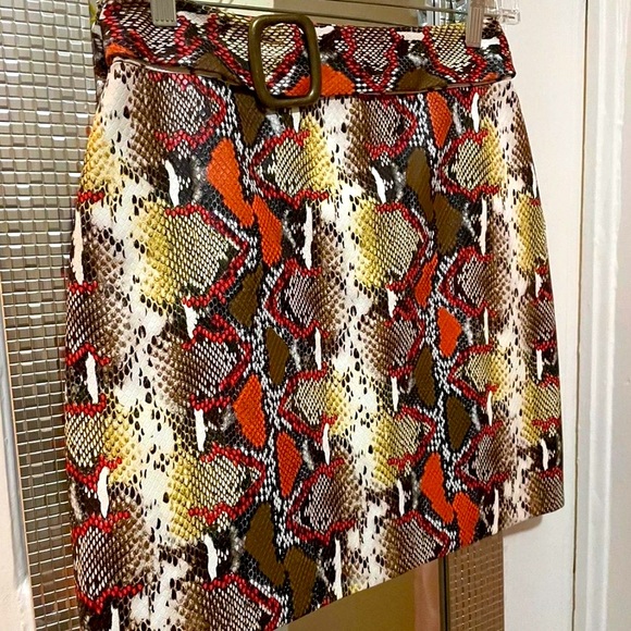 Song of style✨$3 when bundled✨ Alligator print skirt 🐊 - Picture 5 of 7